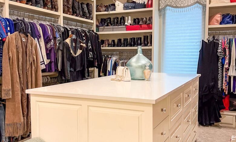 One Closet, Big Style: How to Stay Stylish with Only One Small Dorm Closet